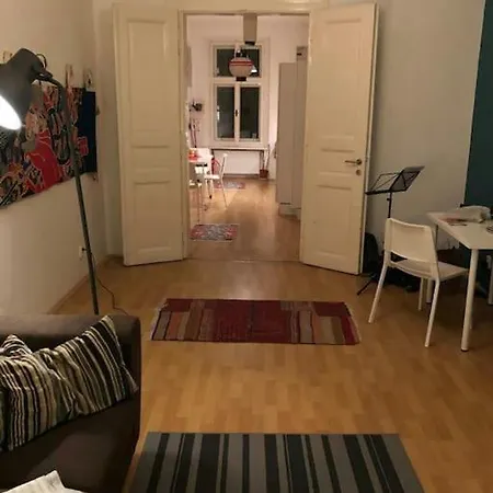 Charming 2 Bd Vinohrady Apartment *