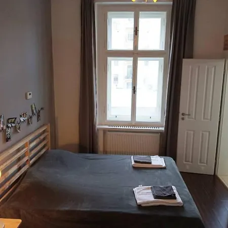 Charming 2 Bd Vinohrady *