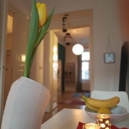 Charming 2 Bd Vinohrady Apartment Prag